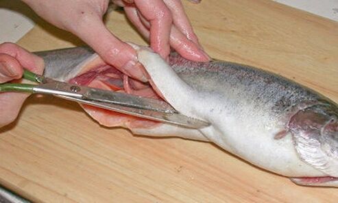Cutting the fish carefully on a personal cutting board will protect against parasite attacks