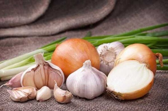 garlic and onion to get rid of worms