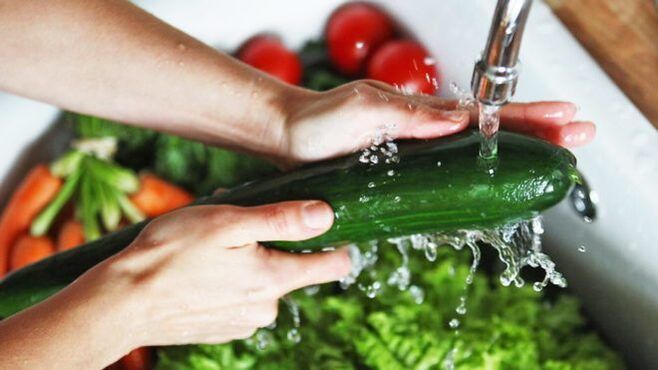 wash vegetables to prevent protozoan parasite infection